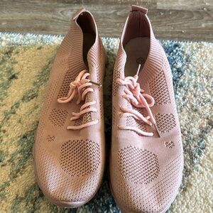 No Brand Knit Sneakers in Blush Pink in Size 42